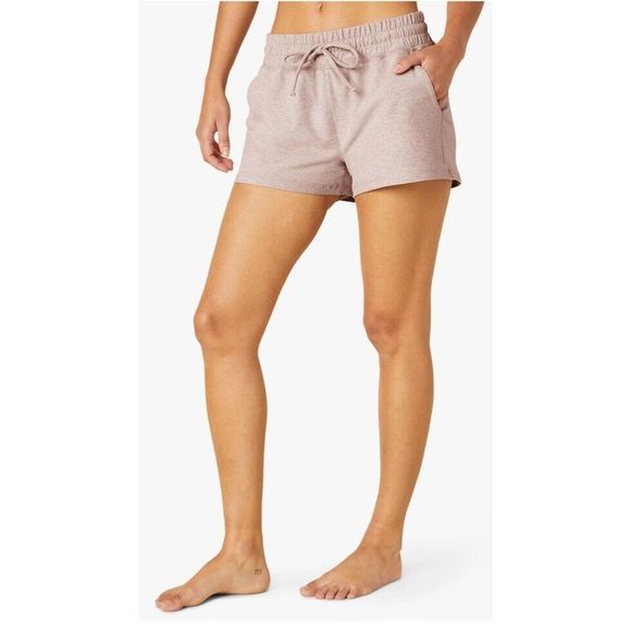 BEYOND YOGA SD5060 Women Sz Small CHAI/TAUPE WORKED UP SHORTS - Picture 4 of 7